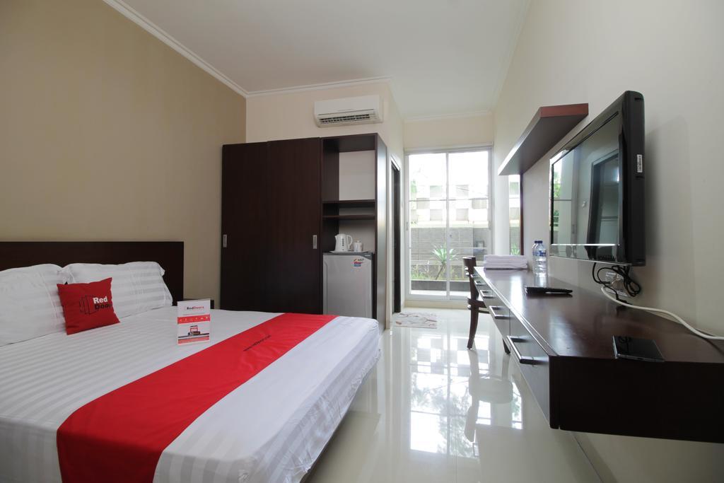 Reddoorz Plus Near Ambassador Mall Jakarta Luaran gambar