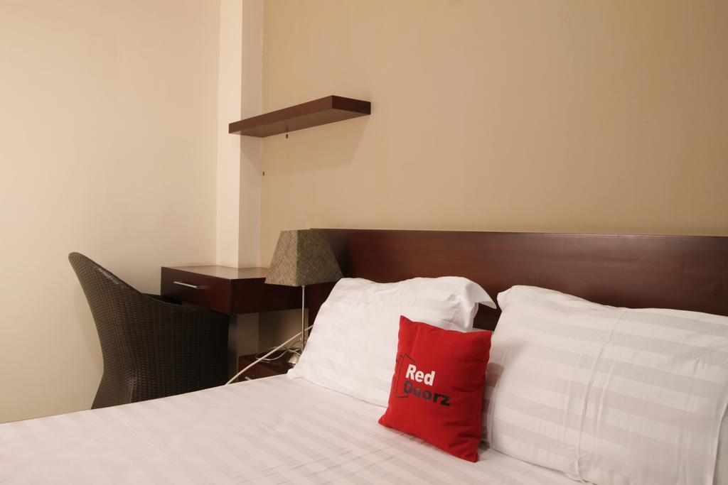 Reddoorz Plus Near Ambassador Mall Jakarta Luaran gambar