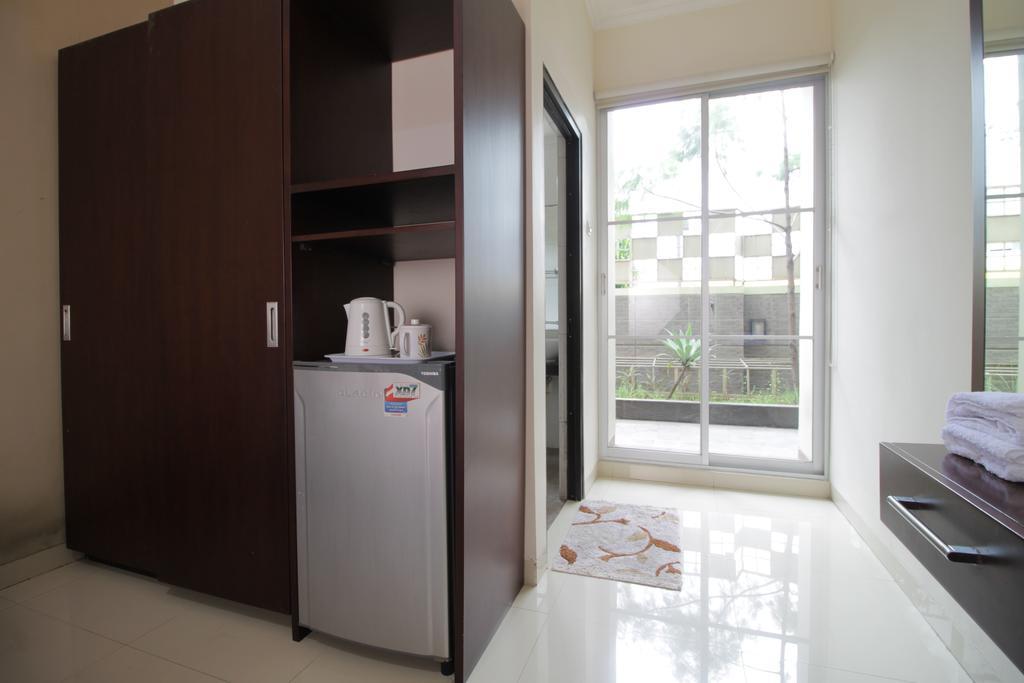 Reddoorz Plus Near Ambassador Mall Jakarta Luaran gambar