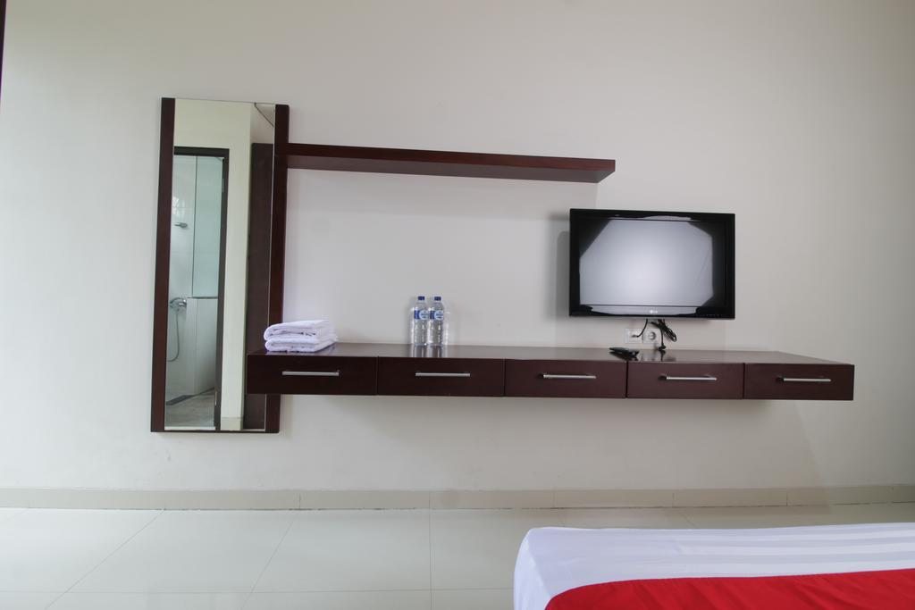Reddoorz Plus Near Ambassador Mall Jakarta Luaran gambar