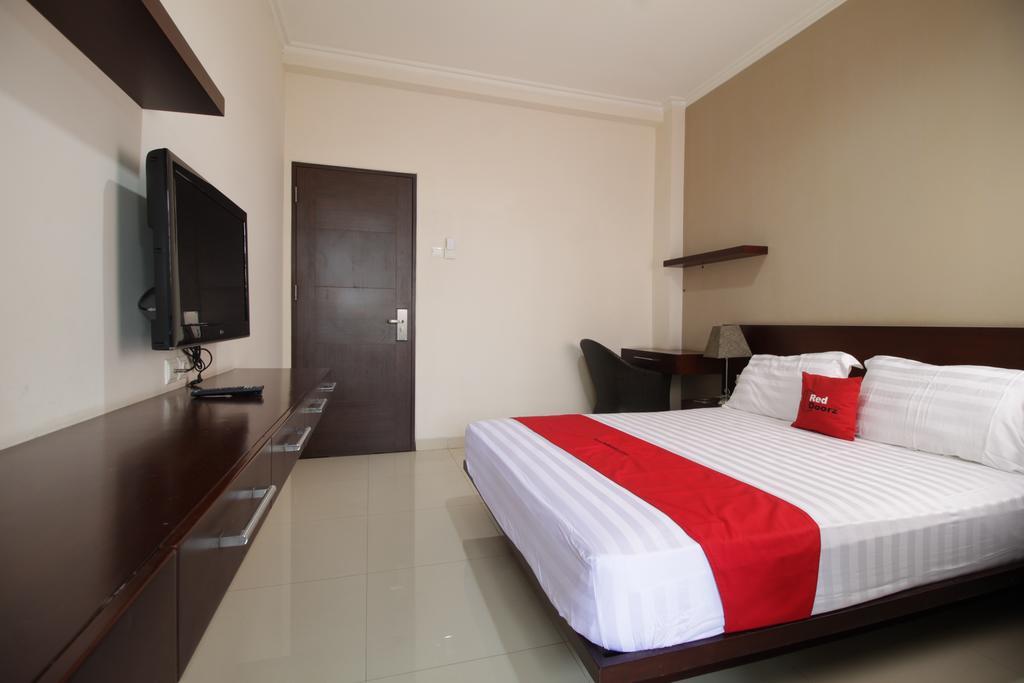 Reddoorz Plus Near Ambassador Mall Jakarta Luaran gambar