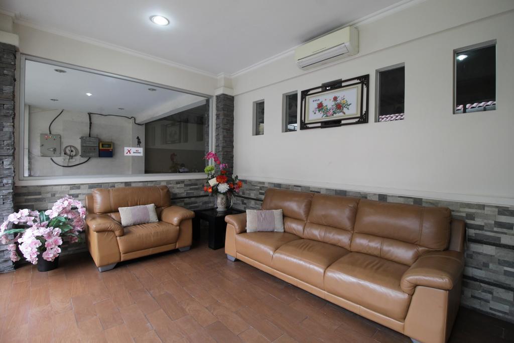 Reddoorz Plus Near Ambassador Mall Jakarta Luaran gambar